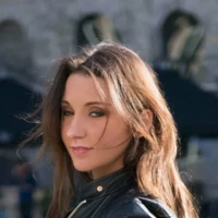 Джулия Скайхай Julie Skyhigh