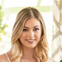 Эмбер Мур Amber Moore