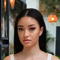 Скарлетт Блум Scarlett Bloom