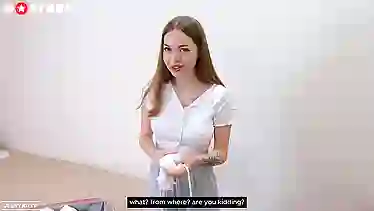 За ресторан дала в пизду — секс русской сучки с татушками и пирсингом на теле